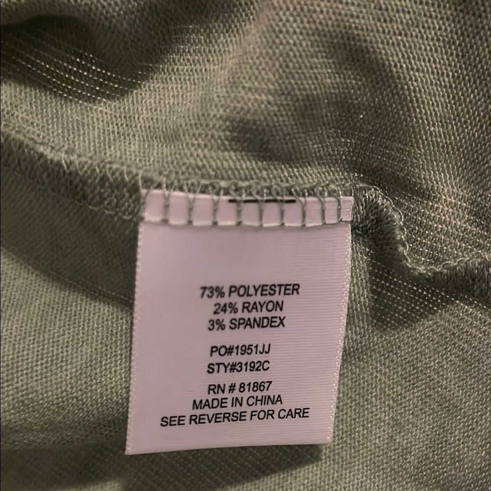 Women's Green Sweater Olivia Sky size medium NWT - Picture 7 of 7